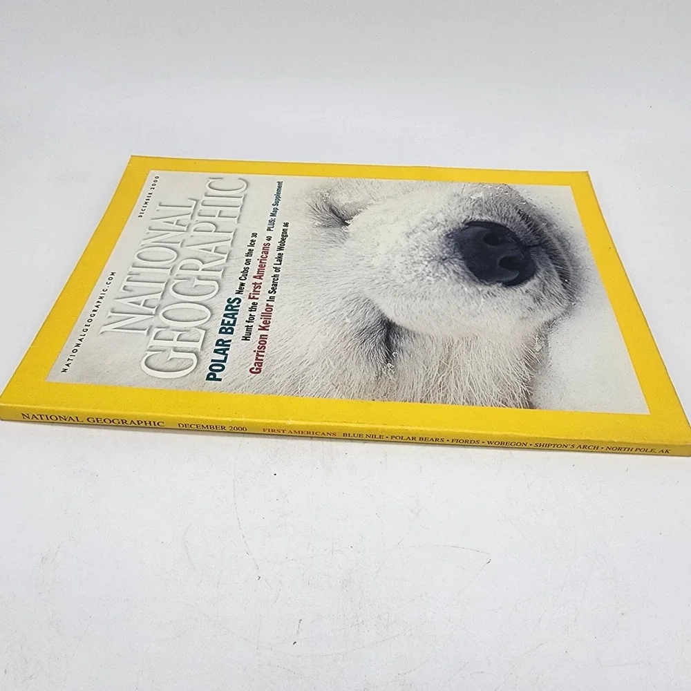 National Geographic Magazine December 2000 No Insert‎